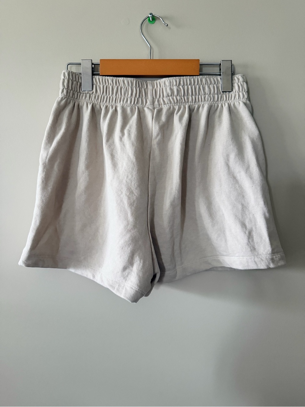 H&M - Women’s Beige Lounge Shorts with Elastic Waist - Picture 2 of 2